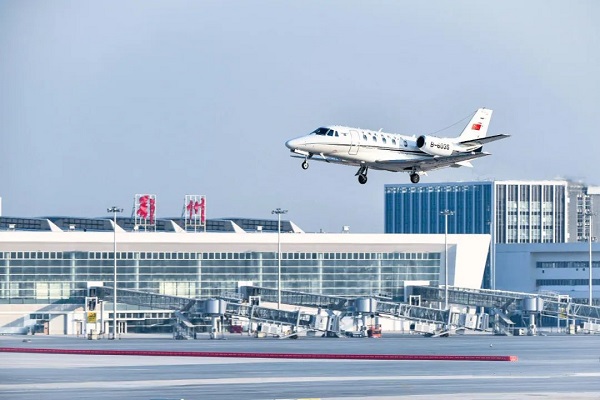 鄂州金剛石人組團(tuán)從鄂州花湖機場直飛廈門參加第23屆廈門國際石材展